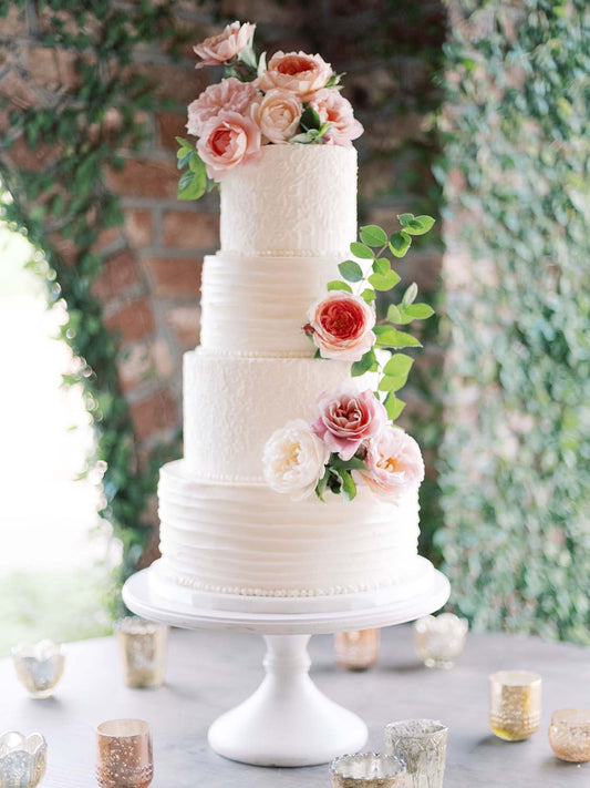 luxury-wedding-cake-flowers